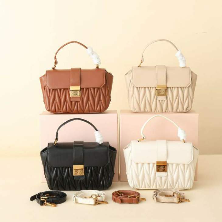 Picture of Miu Miu Handbags _SKUfw184961366fw